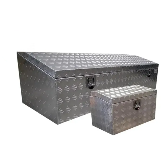 Opbouwkisten aluminium met afsluitbaar schuin deksel