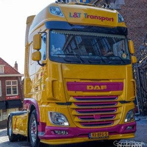 Blinkende truck van Ben Lucassen.